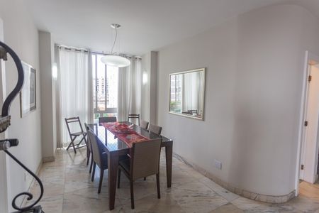 Apartamento à venda com 180m², 4 quartos e 3 vagasCopa