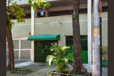 Apartamento à venda com 79m², 2 quartos e 2 vagasFachada e portaria