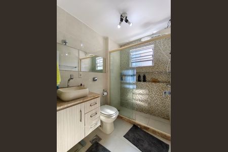 Apartamento à venda com 79m², 2 quartos e 2 vagasBanheiro Corredor