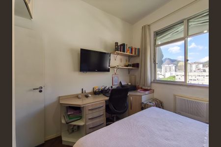 Apartamento à venda com 79m², 2 quartos e 2 vagasQuarto 2