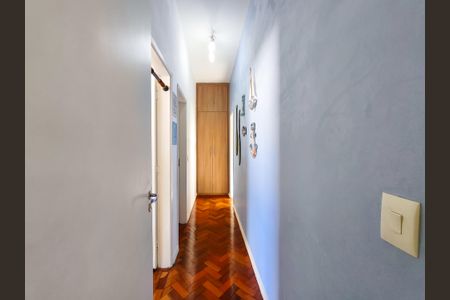 Apartamento à venda com 79m², 2 quartos e 2 vagasCorredor
