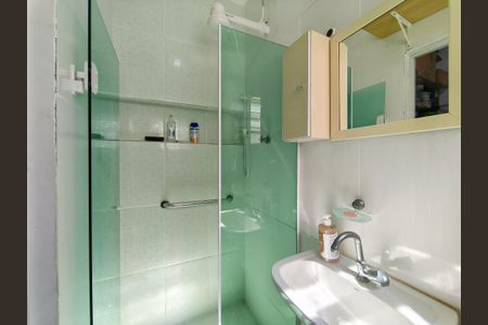 Apartamento à venda com 79m², 2 quartos e 2 vagasBanheiro de serviço