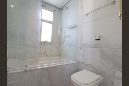 Apartamento à venda com 159m², 3 quartos e 3 vagasBanheiro da Suíte 2