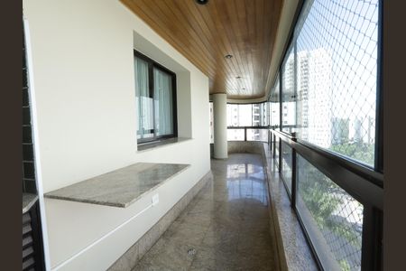Apartamento à venda com 159m², 3 quartos e 3 vagasVaranda da Sala