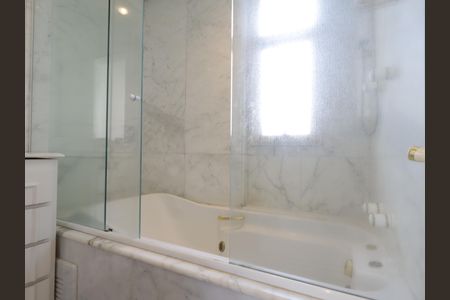 Apartamento à venda com 159m², 3 quartos e 3 vagasBanheiro da Suíte 2