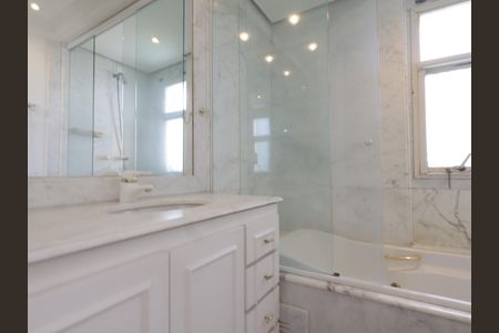 Apartamento à venda com 159m², 3 quartos e 3 vagasBanheiro da Suíte 2