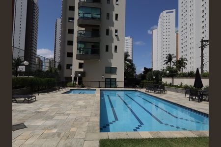 Apartamento à venda com 159m², 3 quartos e 3 vagasÁrea comum - Piscina