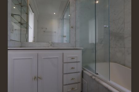 Apartamento à venda com 159m², 3 quartos e 3 vagasBanheiro da Suíte 2
