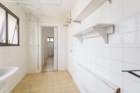 Apartamento à venda com 196m², 3 quartos e 3 vagas Apartamento à venda com 196m², 3 quartos e 3 vagasÁrea de Serviço