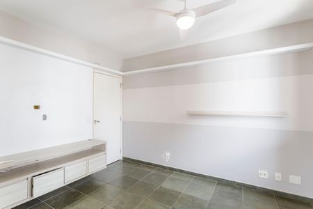 Apartamento à venda com 196m², 3 quartos e 3 vagas Apartamento à venda com 196m², 3 quartos e 3 vagasSala de TV