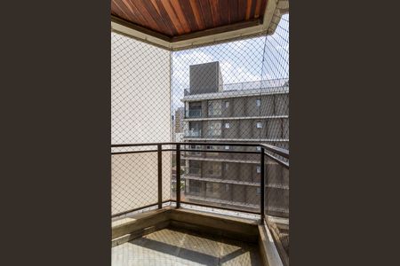 Apartamento à venda com 196m², 3 quartos e 3 vagas Apartamento à venda com 196m², 3 quartos e 3 vagasVaranda