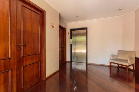 Apartamento à venda com 196m², 3 quartos e 3 vagas Apartamento à venda com 196m², 3 quartos e 3 vagasÁrea comum