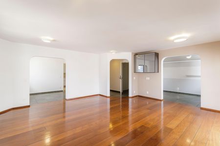 Apartamento à venda com 196m², 3 quartos e 3 vagas Apartamento à venda com 196m², 3 quartos e 3 vagasSala