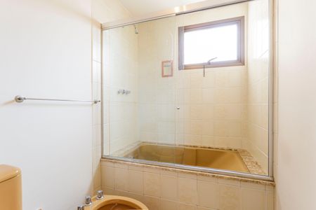 Apartamento à venda com 196m², 3 quartos e 3 vagas Apartamento à venda com 196m², 3 quartos e 3 vagasBanheiro da Suíte 1