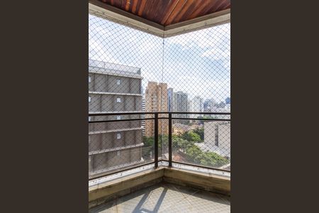 Apartamento à venda com 196m², 3 quartos e 3 vagas Apartamento à venda com 196m², 3 quartos e 3 vagasVaranda