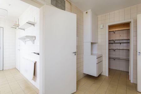 Apartamento à venda com 196m², 3 quartos e 3 vagas Apartamento à venda com 196m², 3 quartos e 3 vagasCozinha