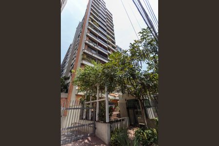 Apartamento à venda com 196m², 3 quartos e 3 vagas Apartamento à venda com 196m², 3 quartos e 3 vagasFachada