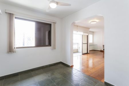 Apartamento à venda com 196m², 3 quartos e 3 vagas Apartamento à venda com 196m², 3 quartos e 3 vagasSala de TV