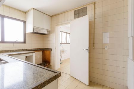 Apartamento à venda com 196m², 3 quartos e 3 vagas Apartamento à venda com 196m², 3 quartos e 3 vagasCozinha