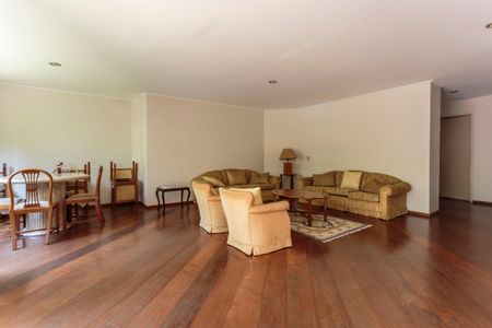 Apartamento à venda com 196m², 3 quartos e 3 vagas Apartamento à venda com 196m², 3 quartos e 3 vagasÁrea comum - Salão de festas