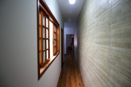 Casa à venda com 200m², 3 quartos e 3 vagasCorredor