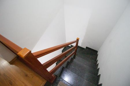 Casa à venda com 200m², 3 quartos e 3 vagasEscada