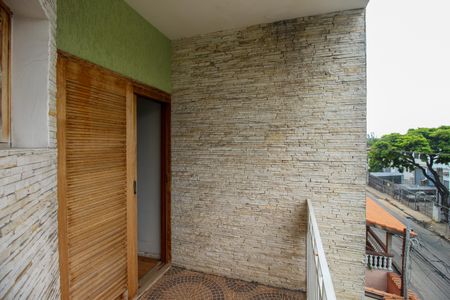 Casa à venda com 200m², 3 quartos e 3 vagasQuarto 3 - varanda