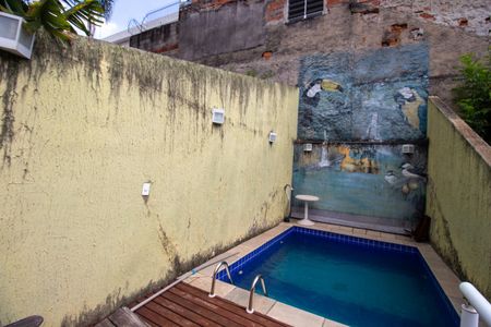 Casa à venda com 200m², 3 quartos e 3 vagasPiscina
