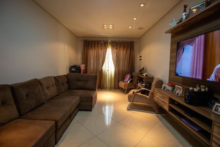 Casa à venda com 200m², 3 quartos e 3 vagasSala