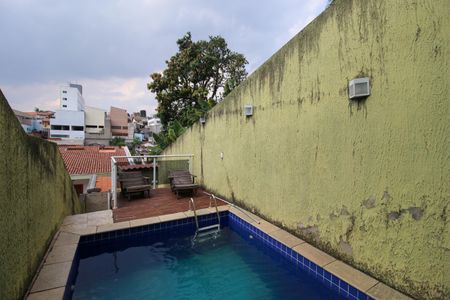 Casa à venda com 200m², 3 quartos e 3 vagasPiscina