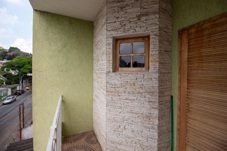 Casa à venda com 200m², 3 quartos e 3 vagasQuarto 3 - varanda