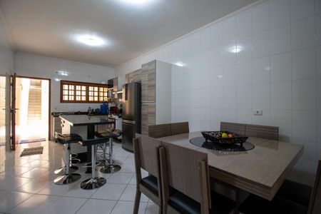 Casa à venda com 200m², 3 quartos e 3 vagasCozinha