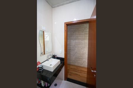 Casa à venda com 200m², 3 quartos e 3 vagasBanheiro do Quarto 2