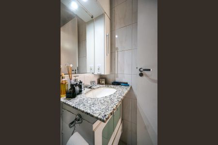 Apartamento à venda com 73m², 3 quartos e 2 vagasBanheiro da suíte