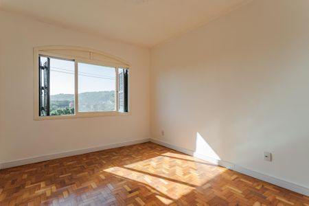 Casa à venda com 265m², 3 quartos e 6 vagas Casa à venda com 265m², 3 quartos e 6 vagasQuarto 1