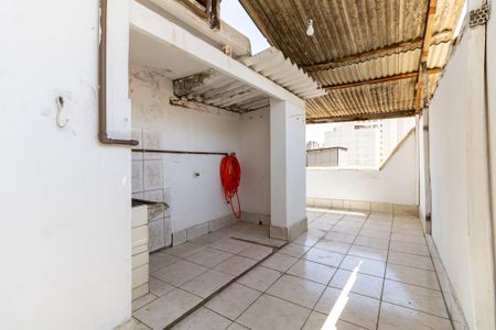 Casa à venda com 200m², 1 quarto e sem vaga Casa à venda com 200m², 1 quarto e sem vagaVaranda