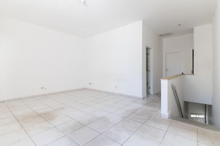 Casa à venda com 200m², 1 quarto e sem vaga Casa à venda com 200m², 1 quarto e sem vagaSala