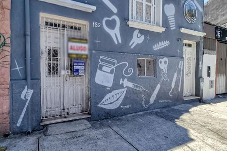 Casa à venda com 200m², 1 quarto e sem vaga Casa à venda com 200m², 1 quarto e sem vagaFachada - placa