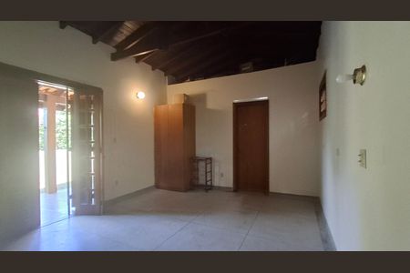 Casa de condomínio à venda com 411m², 5 quartos e 6 vagasAteliê