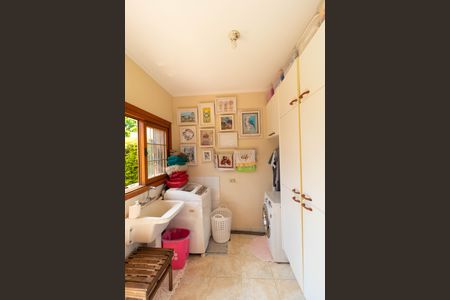 Casa de condomínio à venda com 411m², 7 quartos e 4 vagas Casa de condomínio à venda com 411m², 7 quartos e 4 vagasÁrea de Serviço