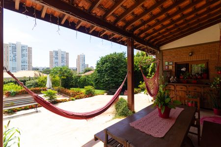 Casa de condomínio à venda com 411m², 7 quartos e 4 vagas Casa de condomínio à venda com 411m², 7 quartos e 4 vagasVaranda