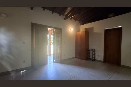 Casa de condomínio à venda com 411m², 5 quartos e 6 vagasAteliê