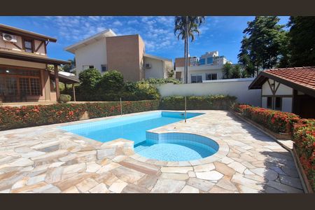 Casa de condomínio à venda com 411m², 5 quartos e 6 vagasQuintal