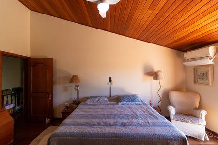 Casa de condomínio à venda com 411m², 7 quartos e 4 vagas Casa de condomínio à venda com 411m², 7 quartos e 4 vagasSuíte 02