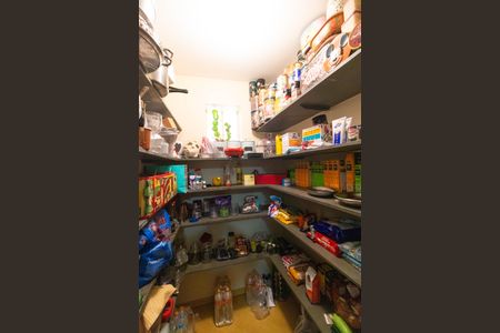 Casa de condomínio à venda com 411m², 7 quartos e 4 vagas Casa de condomínio à venda com 411m², 7 quartos e 4 vagasDespensa