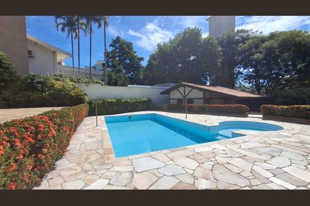 Casa de condomínio à venda com 411m², 5 quartos e 6 vagasQuintal