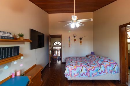 Casa de condomínio à venda com 411m², 7 quartos e 4 vagas Casa de condomínio à venda com 411m², 7 quartos e 4 vagasQuarto 01