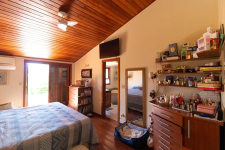 Casa de condomínio à venda com 411m², 7 quartos e 4 vagas Casa de condomínio à venda com 411m², 7 quartos e 4 vagasSuíte 02