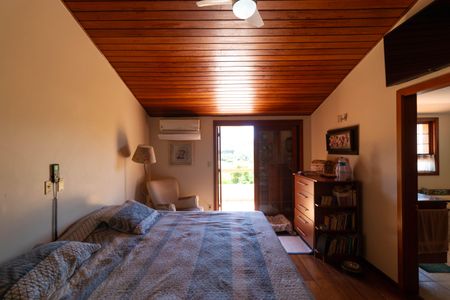 Casa de condomínio à venda com 411m², 7 quartos e 4 vagas Casa de condomínio à venda com 411m², 7 quartos e 4 vagasSuíte 02