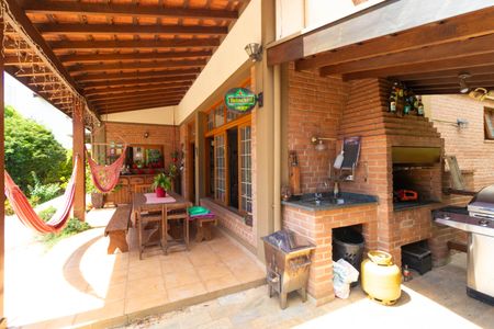 Casa de condomínio à venda com 411m², 7 quartos e 4 vagas Casa de condomínio à venda com 411m², 7 quartos e 4 vagasChurrasqueira